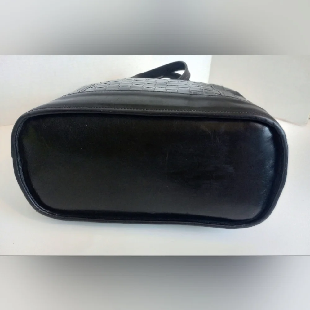 Black Woven Leather Shoulder Bag - Picture 10 of 13